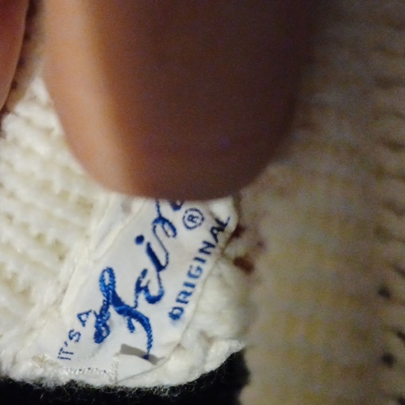 Vintage Chunky Knit Poncho Boho Sweater, It's a Fein Original - Picture 5 of 7